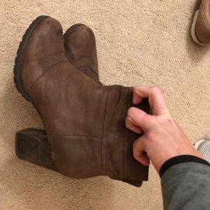 Clarks heeled bootie